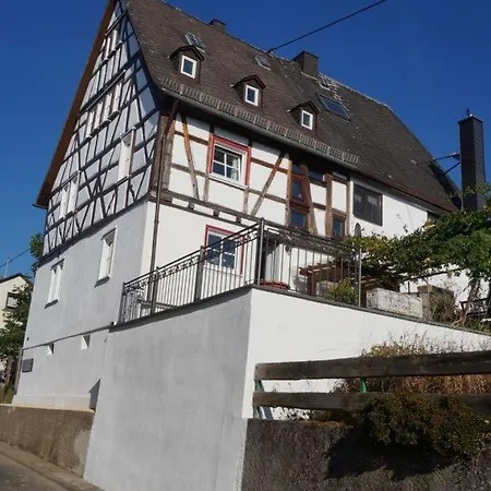 Rustikale Alte Fachwerk Burg In Winden Bei Nassau Apartment